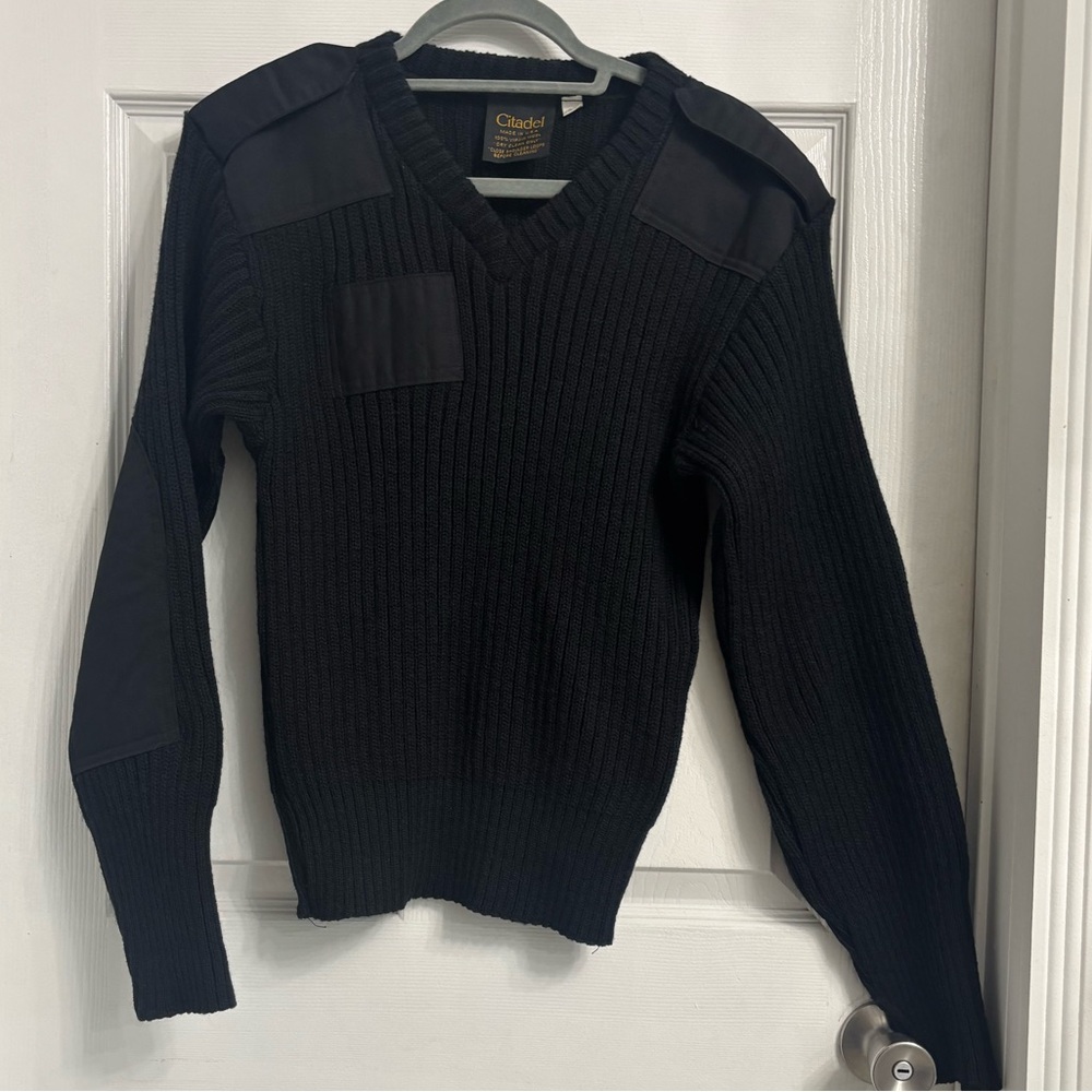 Citadel Classic Black V-Neck Men's Sweater Vintage Size 36  Virgin Wool USA